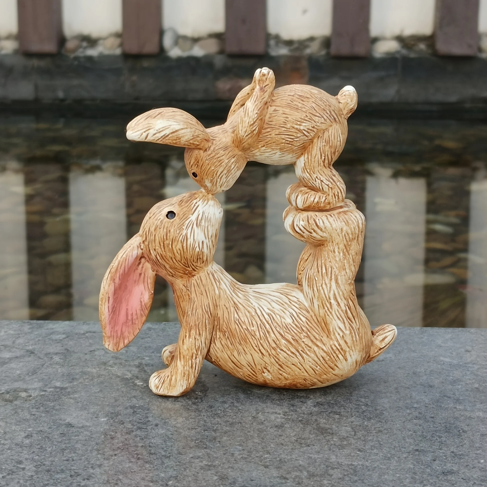 Garden Resin Kissing Bunny Sta - огляд і ціна Bonsai Garden Desk